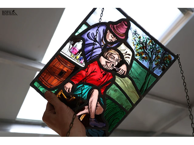 Lot 220 - glas in lood “tandarts” - afbeelding 1 van  3