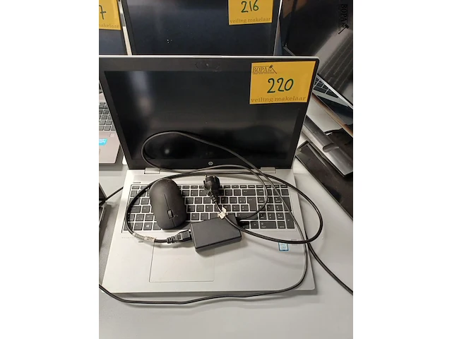 Lot 220 - hp laptop, lader, muis (h) - afbeelding 1 van  4