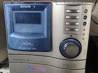 Lot 220 - metalen rekje met radio en cd speler - afbeelding 2 van  4