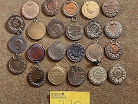 Lot 220 - verzameling koperen brons medailles veekeuring paarden - afbeelding 2 van  4