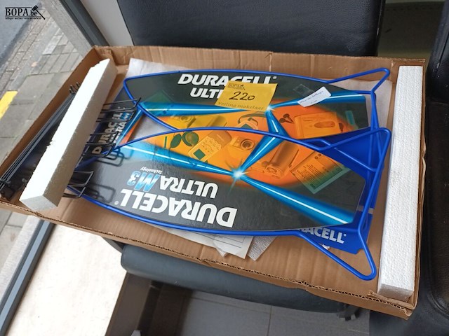 Lot 220 - winkeldisplay voor batterijen - afbeelding 1 van  4