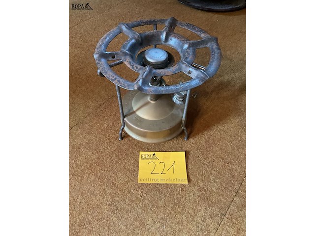 Lot 221 - draagbare petroleumbrander-kooktoestel - afbeelding 1 van  3