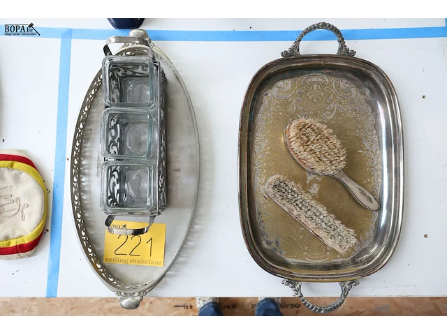 Lot 221 - lot huishoud artikelen - afbeelding 1 van  4