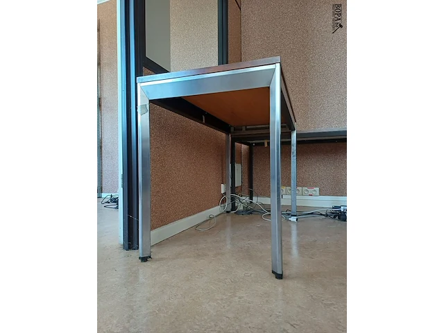 Lot 221 - tafel. 2 stuks - afbeelding 3 van  5