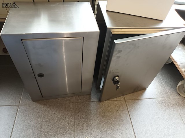 Lot 222 - brievenbussen. 3 stuks - afbeelding 2 van  3