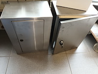 Lot 222 - brievenbussen. 3 stuks - afbeelding 2 van  3