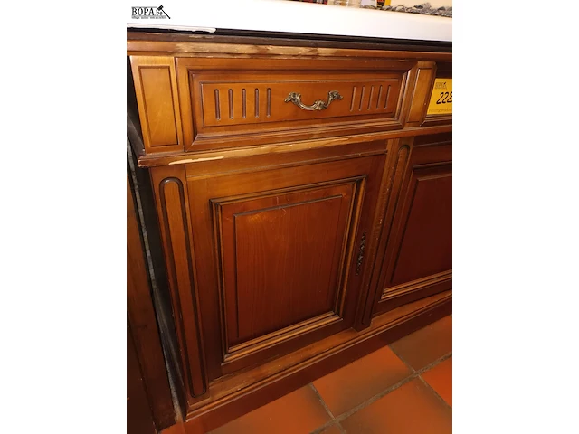 Lot 222 - dressoir kast - afbeelding 2 van  4