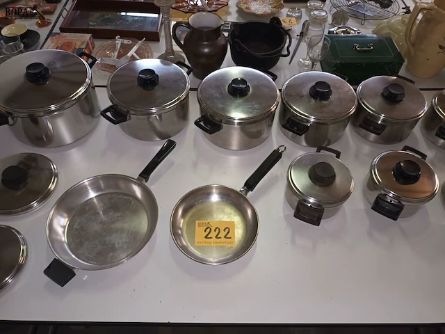 Lot 222 - kookpotten en pannen demeyere. 11 stuks - afbeelding 1 van  5