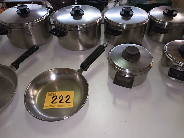 Lot 222 - kookpotten en pannen demeyere. 11 stuks - afbeelding 3 van  5