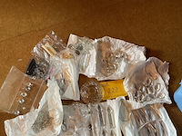 Lot 222 - kristallen vervangstukken voor luchter - afbeelding 1 van  4