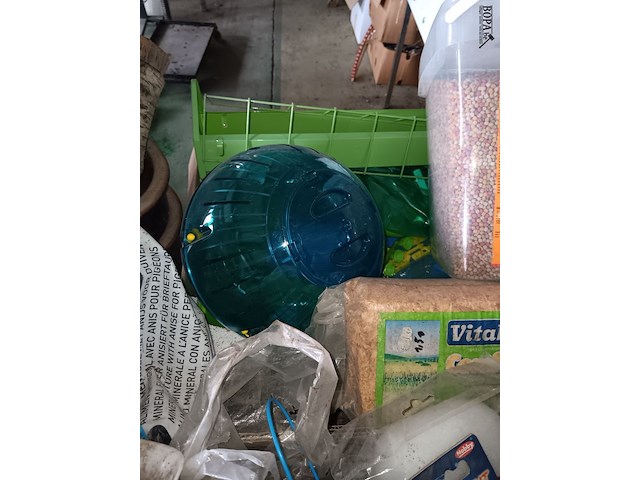 Lot 223 - dierenbenodigdheden - afbeelding 4 van  6