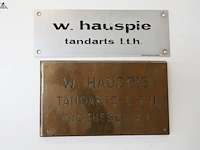 Lot 223 - naamborden - afbeelding 2 van  4