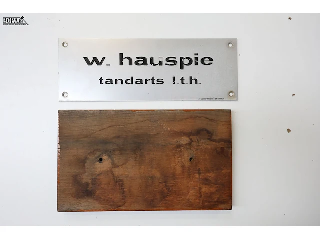 Lot 223 - naamborden - afbeelding 4 van  4