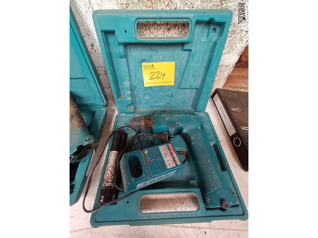 Lot 224 - accu schroefmachine makita - afbeelding 1 van  3