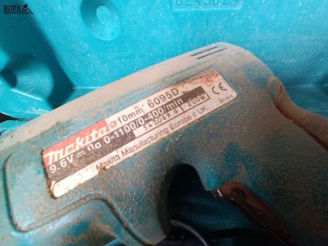 Lot 224 - accu schroefmachine makita - afbeelding 2 van  3