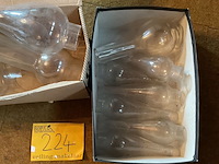 Lot 224 - glazen schoorstenen voor kerosenelampen - afbeelding 3 van  3