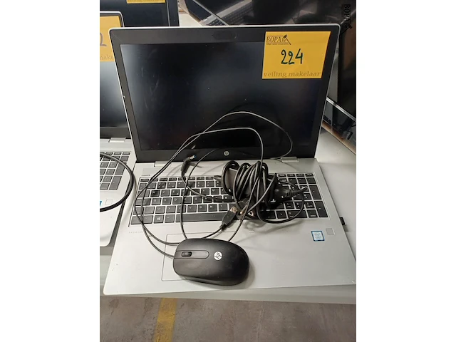 Lot 224 - hp laptop, lader, muis (h) - afbeelding 1 van  5