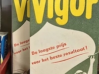 Lot 224 - mooi lot oude verpakkingen en pratic mop in blik jaren '40 - afbeelding 10 van  12