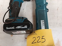 Lot 225 - accu zaklamp makita. 2 stuks - afbeelding 1 van  4