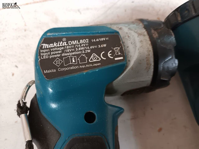 Lot 225 - accu zaklamp makita. 2 stuks - afbeelding 3 van  4