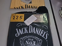 Lot 225 - t-shirt jack daniel’s. 2 stuks - afbeelding 1 van  3