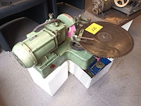 Lot 226 - antieke slijpmachine - afbeelding 2 van  3