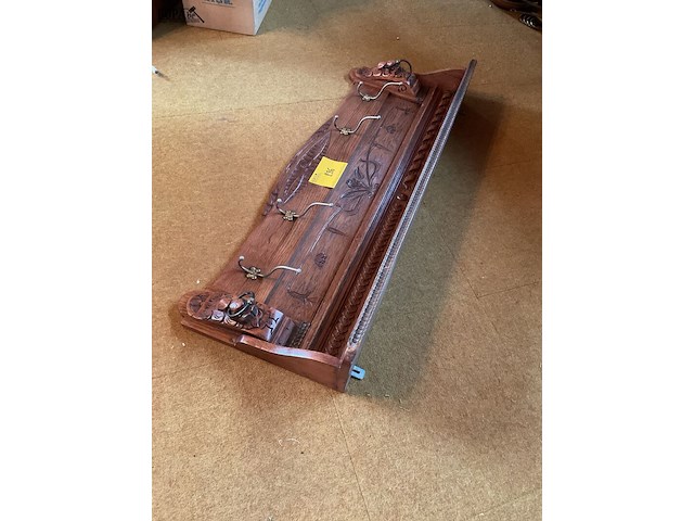 Lot 226 - houten kapstok afmeting - afbeelding 2 van  3