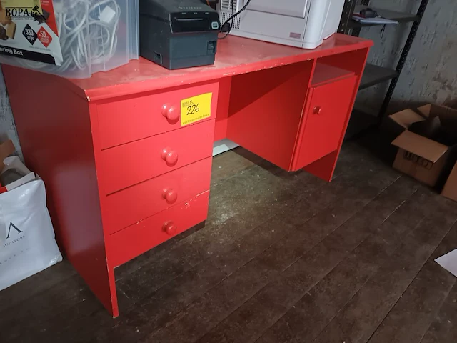 Lot 226 - rode bureau - afbeelding 2 van  3