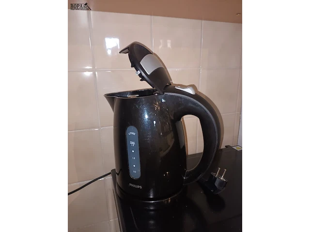 Lot 226 - waterkoker en microgolfoven - afbeelding 2 van  3