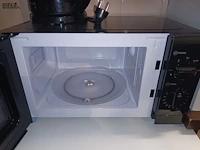 Lot 226 - waterkoker en microgolfoven - afbeelding 3 van  3