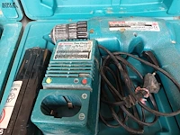 Lot 227 - accu schroefmachine makita - afbeelding 2 van  3