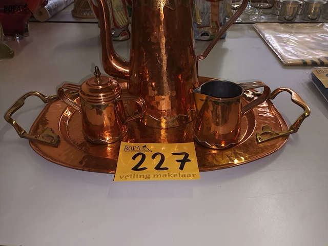 Lot 227 - koffiestel in koper - afbeelding 2 van  6