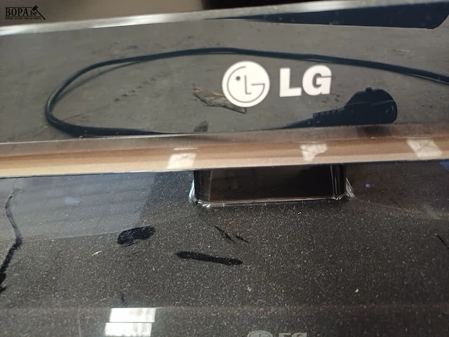 Lot 227 - lg scherm 42 inch (h) - afbeelding 2 van  6