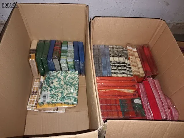 Lot 227 - servetten. 4 dozen - afbeelding 3 van  3