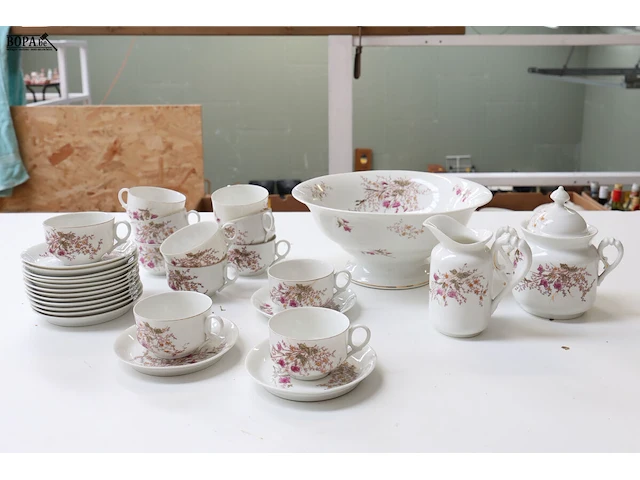 Lot 228 - dfb servies - afbeelding 1 van  3