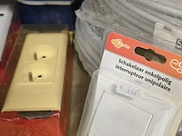 Lot 228 - elektrisch materiaal, kabel, verzekeringen, pinnen... - afbeelding 3 van  9
