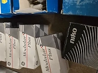 Lot 228 - elektrisch materiaal, kabel, verzekeringen, pinnen... - afbeelding 7 van  9