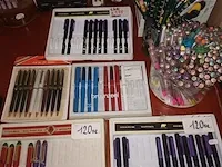 Lot 228 - groot lot balpennen en pennen - afbeelding 6 van  7