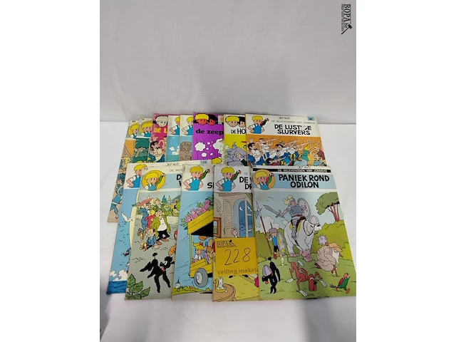 Lot 228 - stapel strips jommeke, 13 stuks - afbeelding 2 van  2