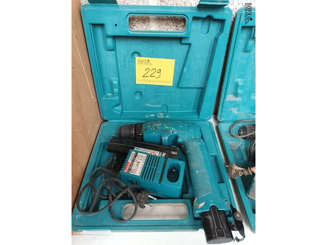 Lot 229 - accu schroefmachine makita - afbeelding 1 van  3