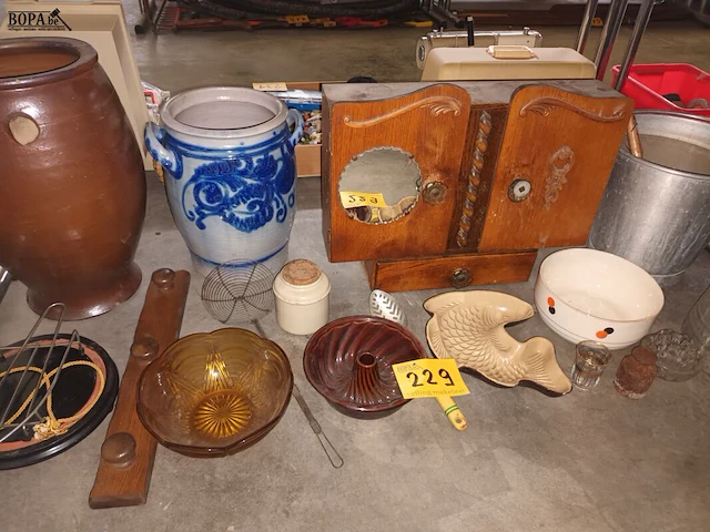 Lot 229 - brocante. 19 stuks - afbeelding 1 van  3