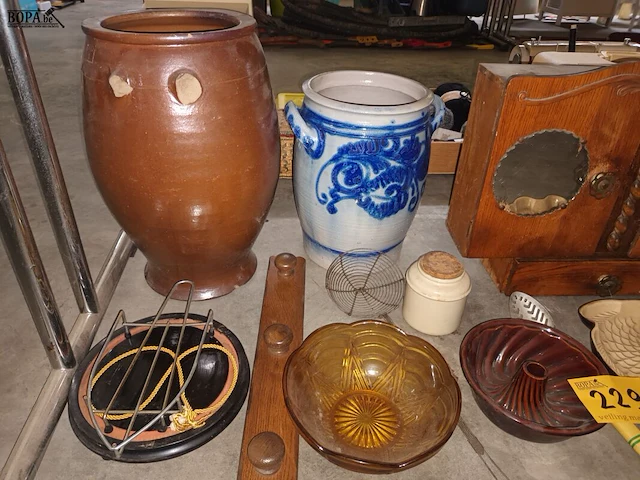 Lot 229 - brocante. 19 stuks - afbeelding 2 van  3