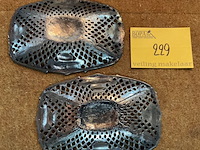 Lot 229 - schaaltjes of draadmandjes - afbeelding 2 van  2