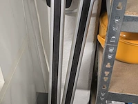 Lot 229 - set bagagedragers alpha - afbeelding 1 van  1