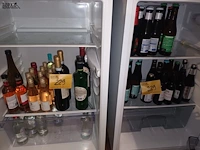 Lot 229 - wijn, water en bier