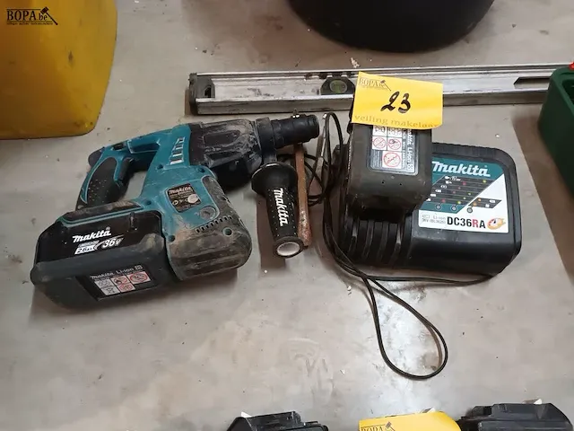 Lot 23 - accu klopboormachine makita - afbeelding 1 van  5