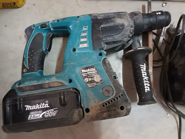 Lot 23 - accu klopboormachine makita - afbeelding 2 van  5