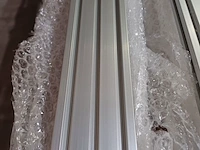 Lot 23 - aluminium rails - 5 stuks - afbeelding 3 van  6