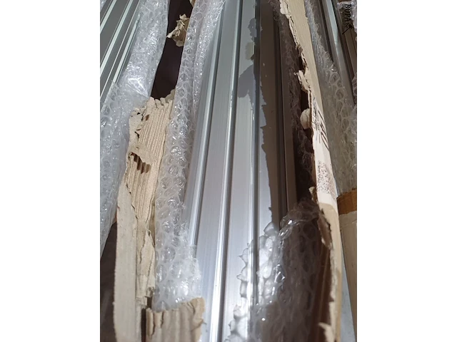 Lot 23 - aluminium rails - 5 stuks - afbeelding 5 van  6