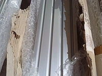 Lot 23 - aluminium rails - 5 stuks - afbeelding 5 van  6